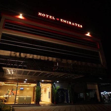 Hotel Emirates Kannangad ภายนอก รูปภาพ