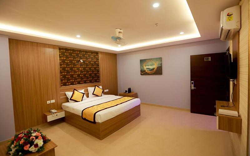 Hotel Emirates Kannangad ภายนอก รูปภาพ