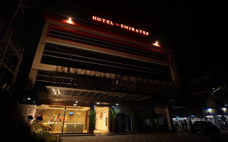Hotel Emirates Kannangad ภายนอก รูปภาพ