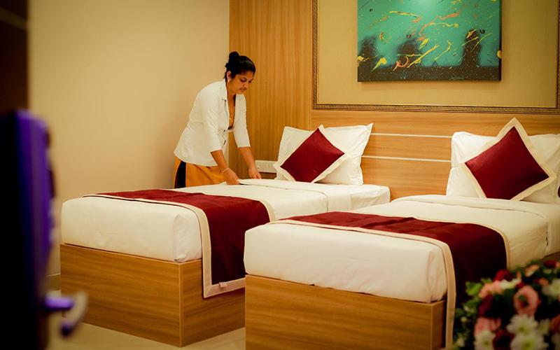 Hotel Emirates Kannangad ภายนอก รูปภาพ
