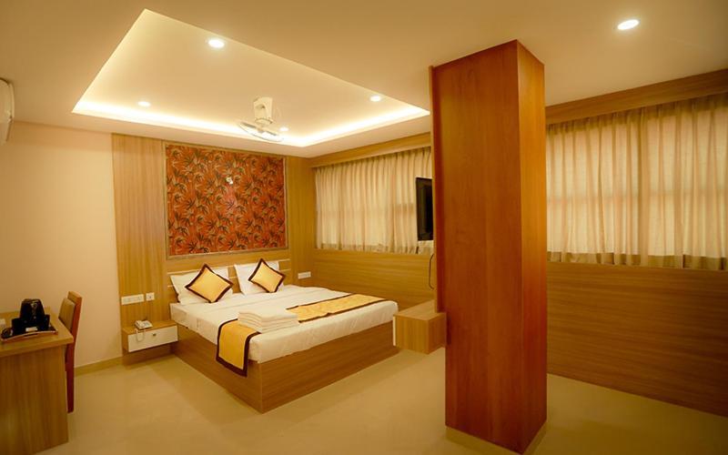 Hotel Emirates Kannangad ภายนอก รูปภาพ